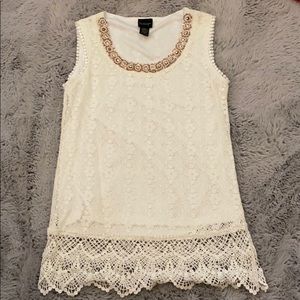 Lace detail la vanya top
